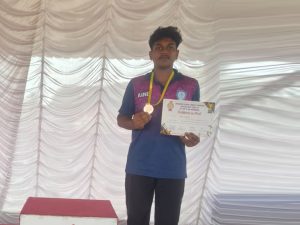 Aien e Kumar 3rd prize in Discus sThrow